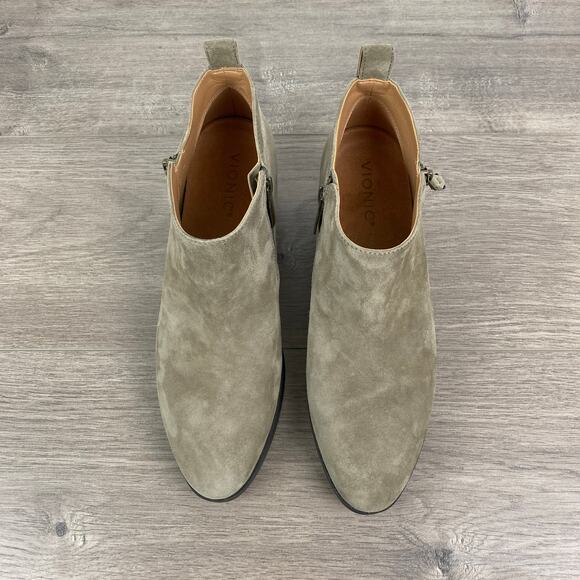 Vionic Stone Tan Gray Suede Cecily Waterproof Block Heel Booties Sz.8.5 - Picture 3 of 16